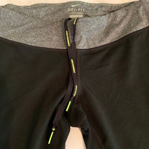 Calf length Nike running leggings